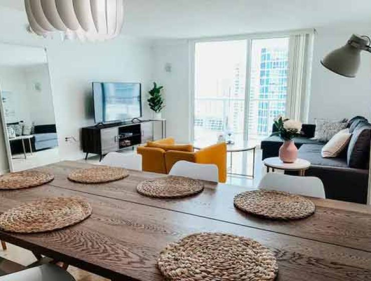 Stunning 40th floor apt in the heart of Brickell